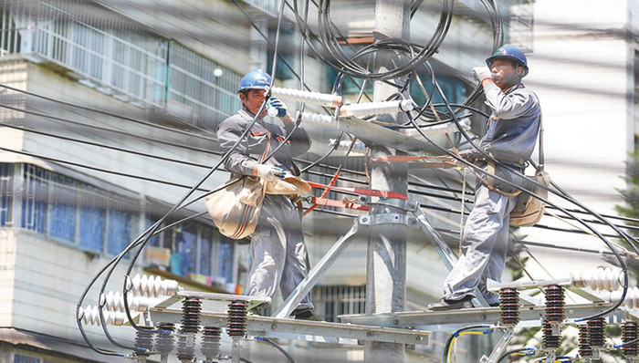 海南各行业认真做好户外作业防暑降温工作