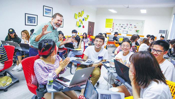 海南鼓励支持教育部门和有关院校“请进来、走出去”