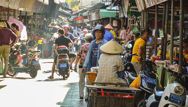 东门市场：看见海口“老式”生活