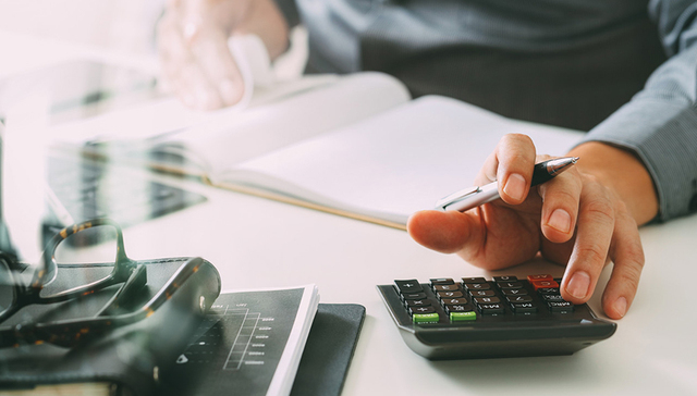 2019年重庆城镇单位年均工资：非私营86659元，私营54845元