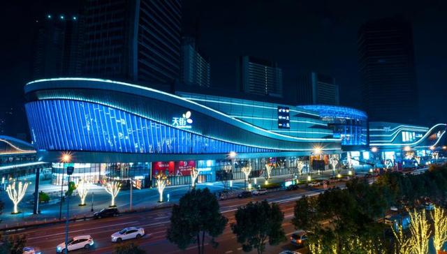 龙湖滨江天街X PiACH，周六最酷炫地库派对嗨翻天街