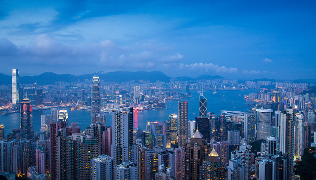 一代“赌王”何鸿燊谢幕，地产板块交棒二房长女何超琼