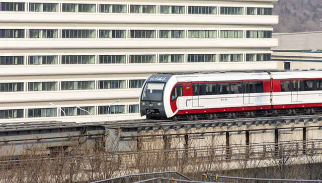 上海地铁第6000辆列车亮相，将驶向临港助力自贸区发展