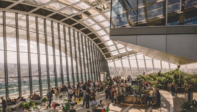 上置集团建议免去彭心旷及陈东辉执董等职务