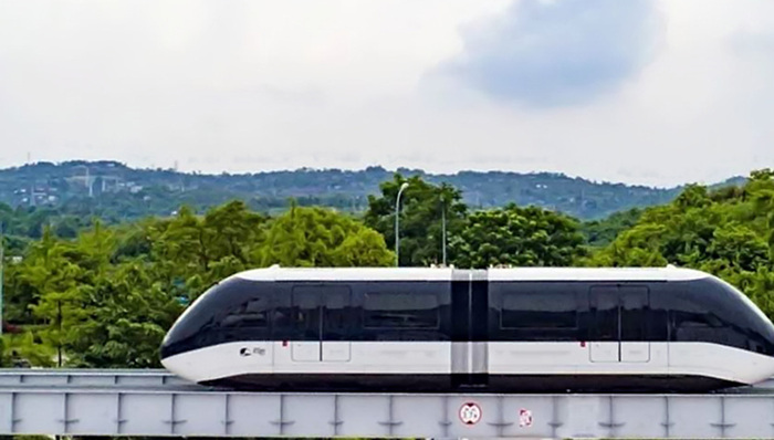 全球首条“云巴”示范线亮相重庆，开启城市小运量轨道交通时代