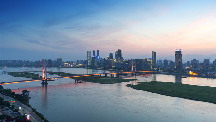 长三角楼市实地调查：冻结百万资金才有资格摇号，提供千万资产证明才能去选房