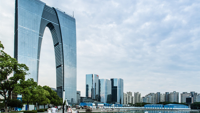 苏州六月首拍揽金76亿，中海、滨江溢价抢地