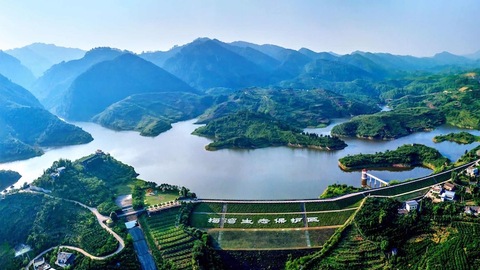 “只有亲身经历了，才知道国家到底有没有在乎我们这些真正贫困的人们”