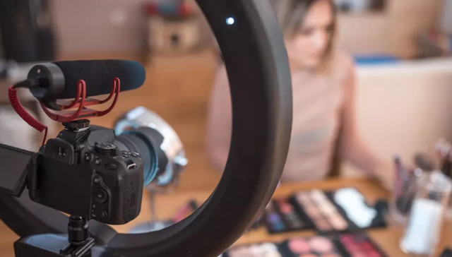 移动电商,直播电商,明星直播