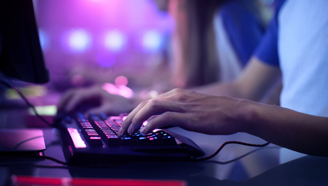 西安首个“万人摇”楼盘紫薇东进摇号过程黑屏，今日上午9时30分将继续摇号