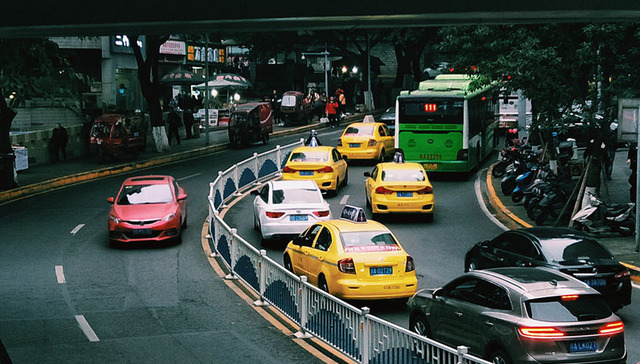 驾驶员注意，15日起大礼堂周边多条主干道限行半年