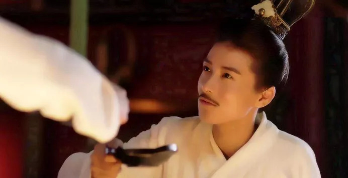 手游,网络文化,女装