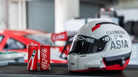 可口可乐X保时捷，限量包装燃“擎”入川