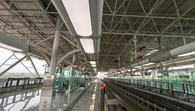 提前曝光丨百余幸运儿试乘18号线，半小时人南飙到三岔