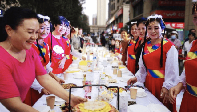 新邻里关系的理想样板！西安华远友邻节长街宴温暖落幕