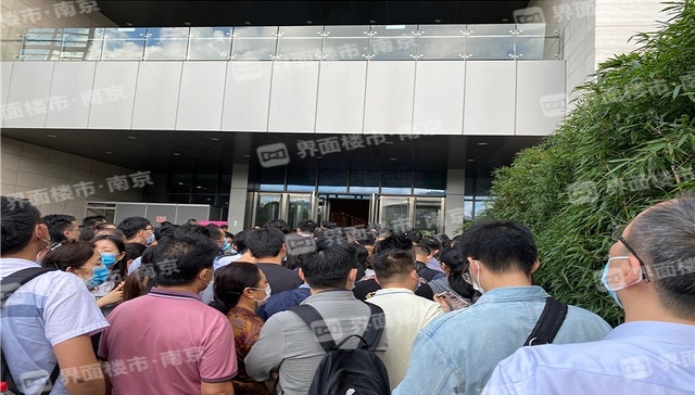 2.5小时售罄，华著兰庭打响“大校场”第一枪