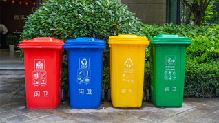 2021年3月1日，成都正式施行垃圾分類