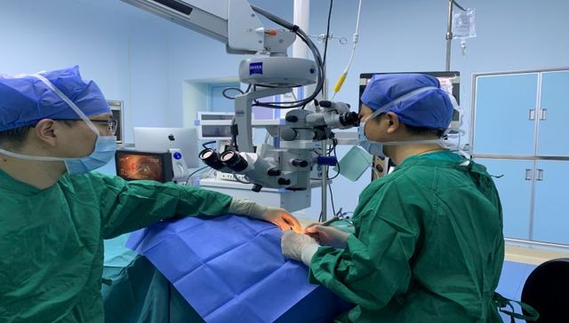 眼科医生提醒：深夜抢单，如何不被黑夜抢走视力