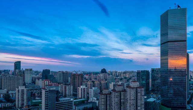 天街商圈汇聚百万人潮，一城财富尽归天街一体铺