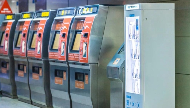 赞，成都地铁站可买口罩了