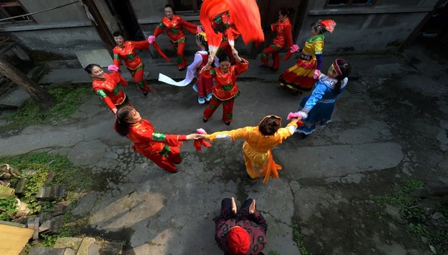 全省党建引领社会组织参与城乡基层治理推进会在成都召开