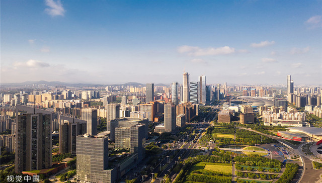 中国府卖光，云际卖光，3800万豪宅秒光，上千富豪冒雨抢房