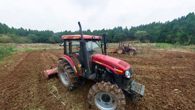 简阳市：农机唱响脱贫歌，小湾村集体经济2020年收入超百万元