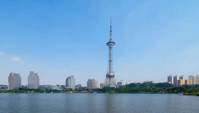 中国高端别墅之父合著 峯层所向掀热势