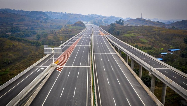 成宜高速12月31日24时正式通车，自贡融入成都“1小时经济圈”