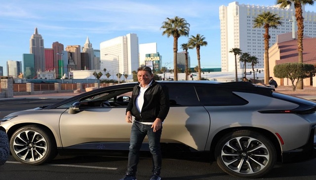 毕福康,贾跃亭,电动车