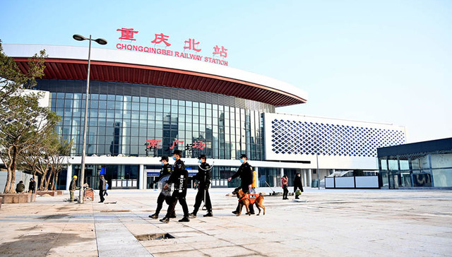 终于，重庆北站南北广场任意一边都可进站了