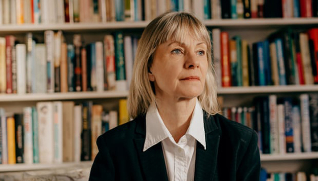 历史小说家凯特·摩斯：疫情中我读了250本书写了2本书还在照顾婆婆