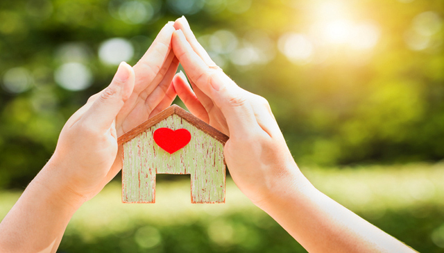 未按时付房租被强制腾房，女租客向中介讨说法