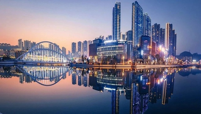 重返老城，看这条风云大道有多少“靴子”已经落地？