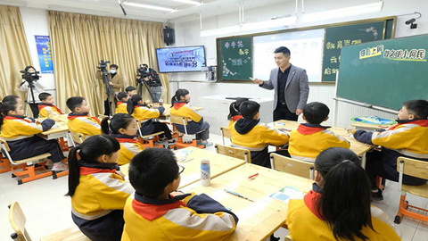 宁波启动云帮扶计划，百名教师云上课，百所学校结对