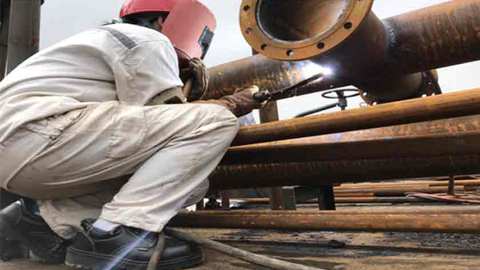 烧电焊拍抖音绣十字绣，“女焊子”魏正梅的多面人生