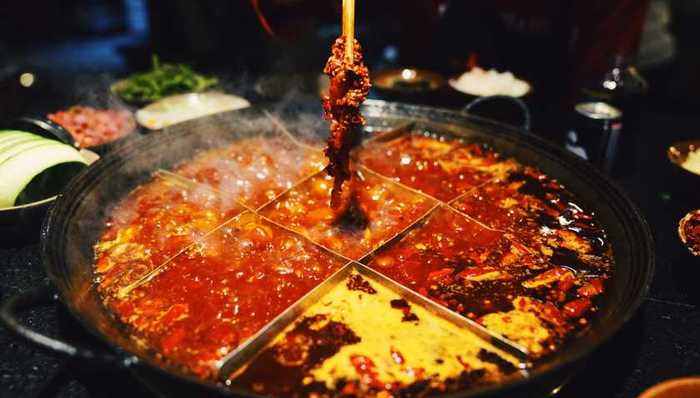 重庆建设国际美食名城：4年内成全球餐饮品牌聚集高地