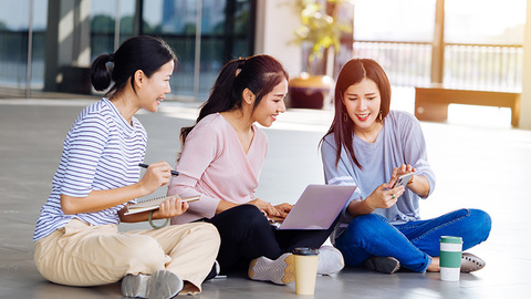 第六届大学生艺术展演在成都举行，全国高校参与面达到90%