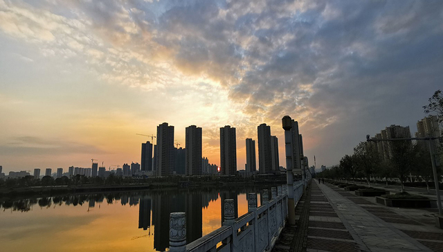 奥园健康与奥园城市更新集团签约，将围绕旧改项目合作