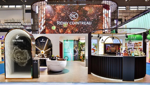 臻品荟琼州，琼浆献中华：人头马君度中国参展首届消博会