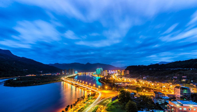 雅安看水：青衣江温婉如诗，大渡河壮阔如歌