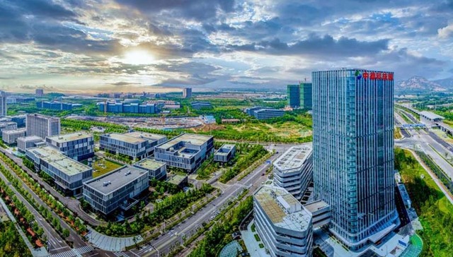 校地企合作赋能“项目落地年”攻坚大潮，青岛蓝谷驶向海洋科学城核心区