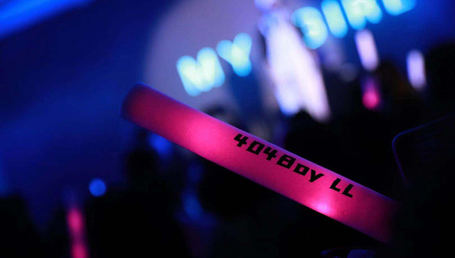 宁波中学生在校园内举办个人演唱会