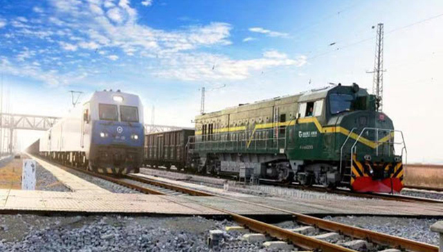 山东港口日照港铁路集疏运进入“双进双出”新时代