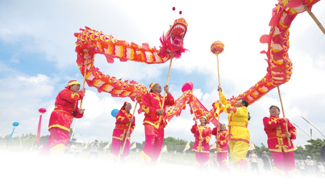 日照：“渔民节”引客 “滨海游”升温