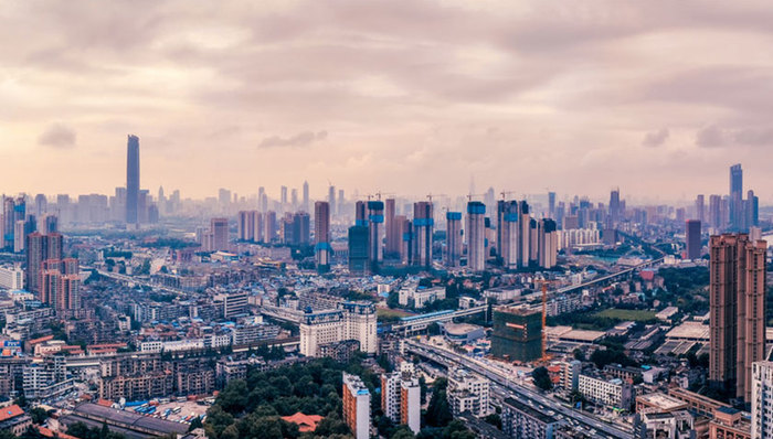 楼市调控升级买房难换房更难 南宁地价直逼房价“金九银十”理性购房