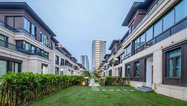 荣安地产：长期主义者的稳健之路