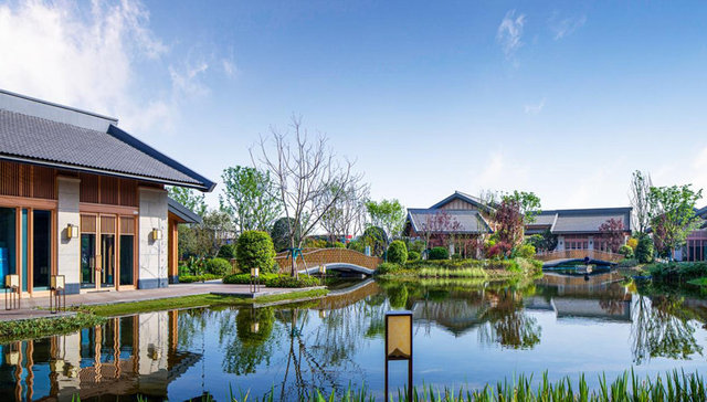 在这里，终于有了独享【270°环幕视野】与【江景】共存的大平层