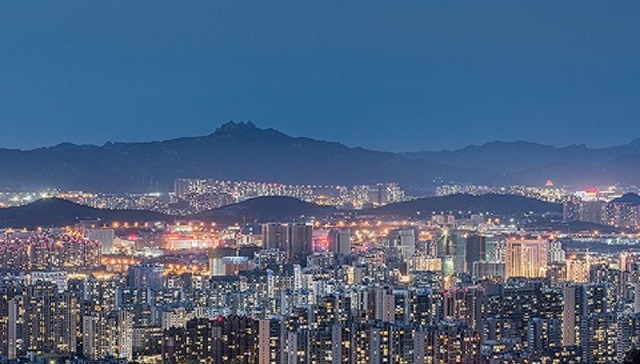 鲁股观察 | 8月24日：A股三大指数今日集体收涨，行业板块涨多跌少，有色金属板块大涨