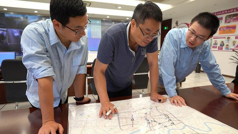 宁波智慧排水中心何一俊:连续驻守三天三夜，每天拨打电话超过150个